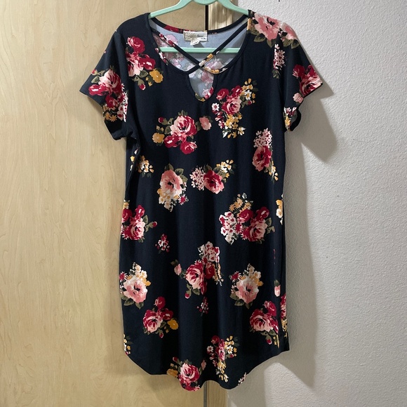 Sauci Plus Dresses & Skirts - Women 1X Buttery Soft Sexy Floral Dress MIDI